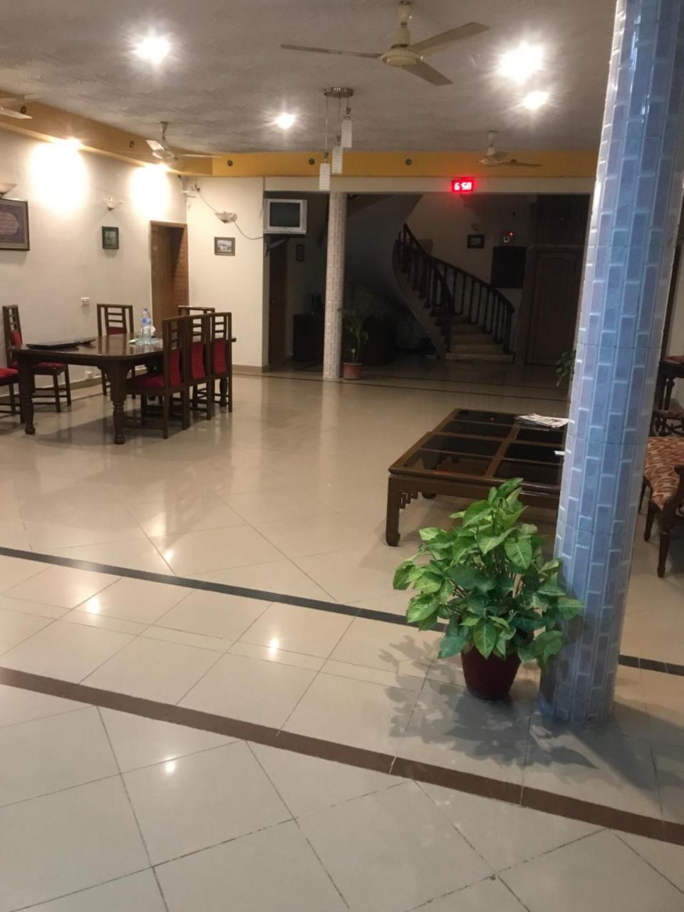 New Shelton Guest House Islamabad Exterior foto
